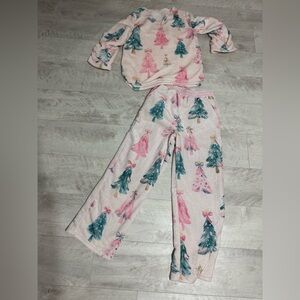Cozy Pink and Green women’s Pajamas